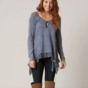 Gimmicks BKE Crochet Accent Tunic